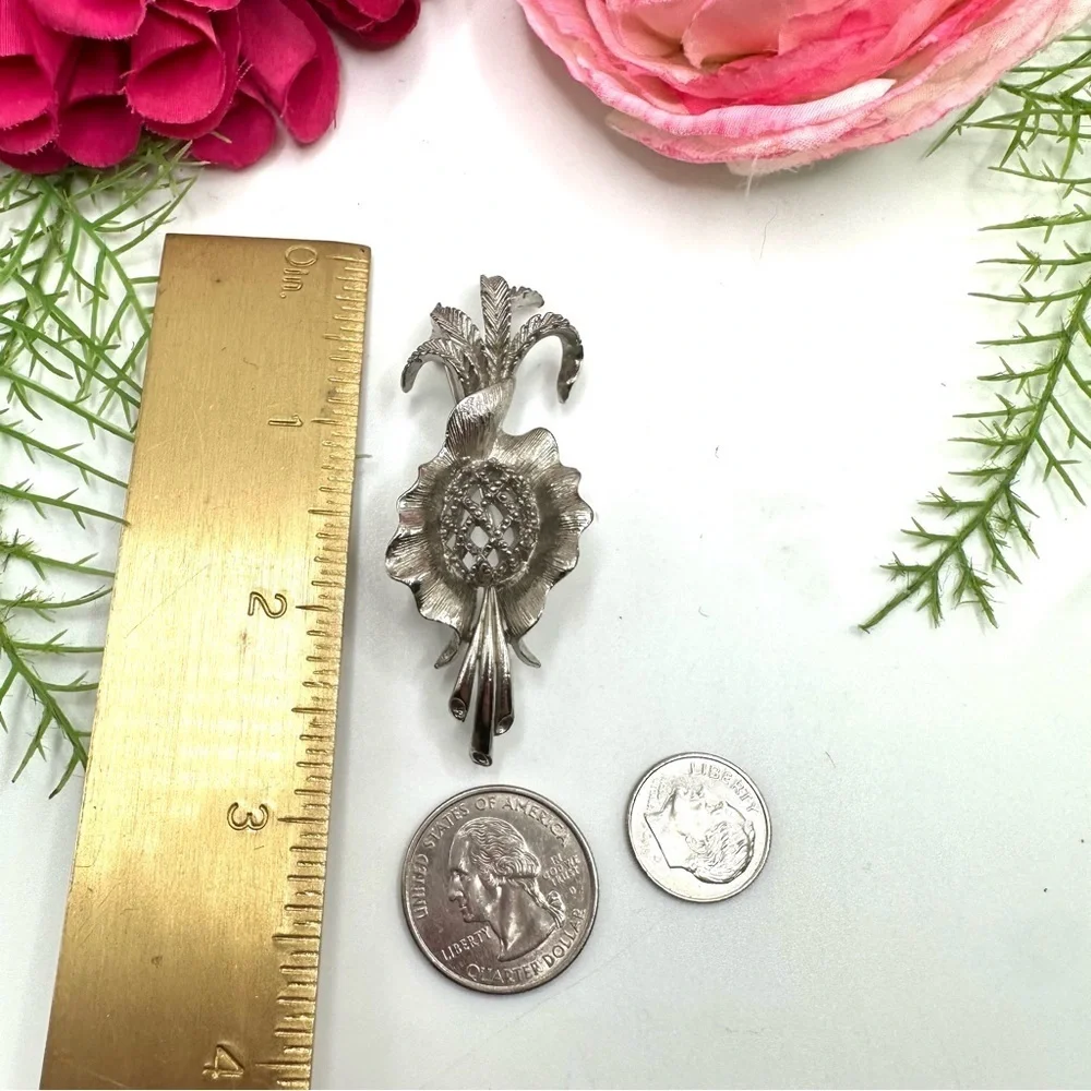 VINTAGE⚜️RARE LISNER Ornate French Feathers Brooch
